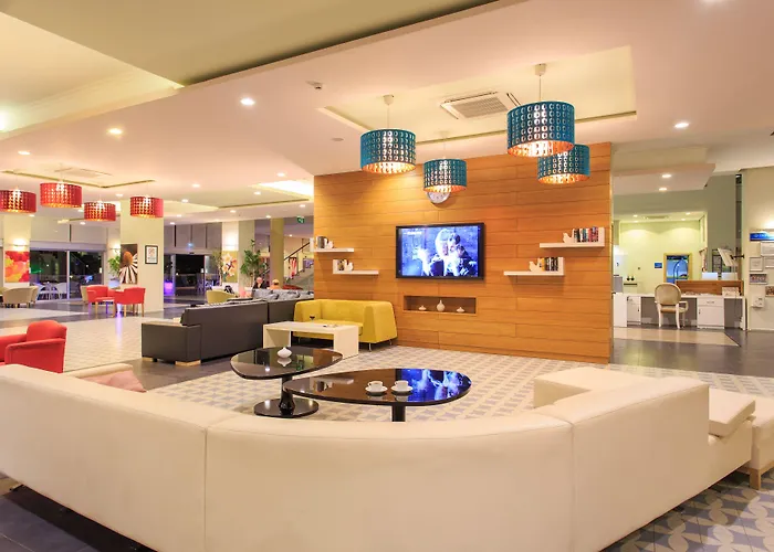 Orka Sunlife And Aquapark Олудениз