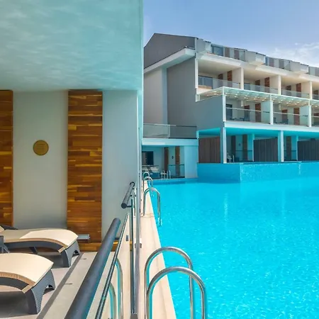 Orka Sunlife And Aquapark 5* オルデニズ