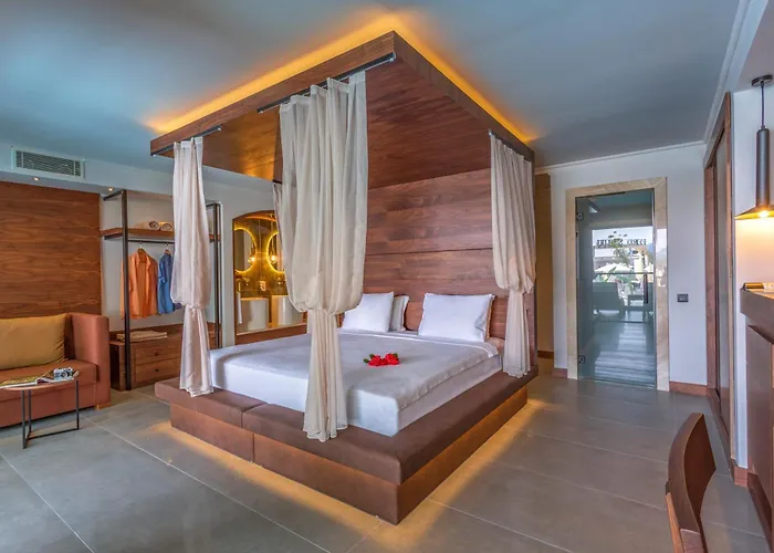 Orka Sunlife And Aquapark Hotel 5*